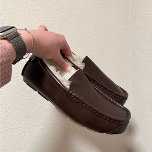 NEW in box Mens Koolaburra by Uggs Slippers